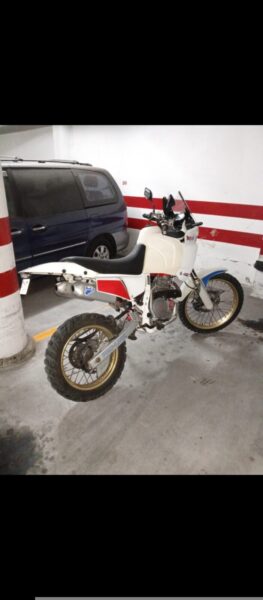 Honda Dominator 650